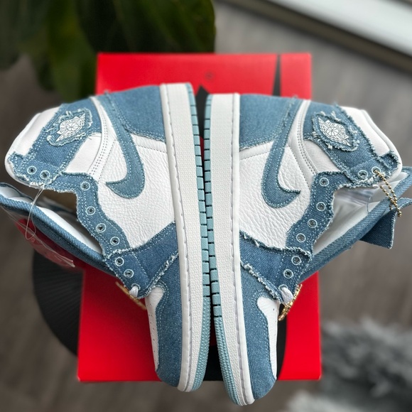 Womens Air Jordan 1 Retro High OG 'Denim - Picture 9 of 11